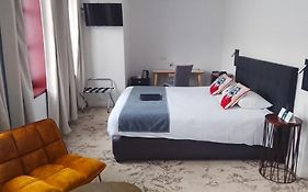 Logis Hotel & Restaurant - Les Hauts De Montreuil